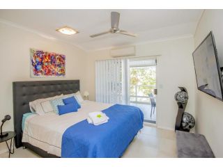 Sapphire Blue - Airlie Beach Apartment, Airlie Beach - 1