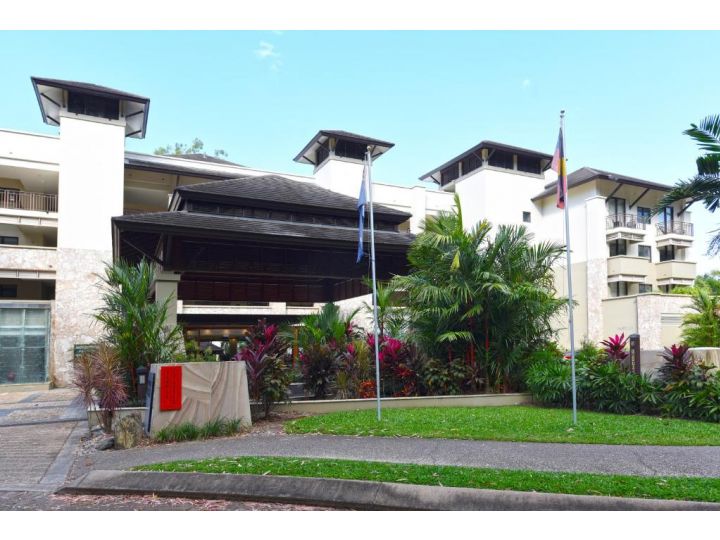 Private Apartments in the Temple Beachfront Resort Palm Cove Apartment, Palm Cove - imaginea 13