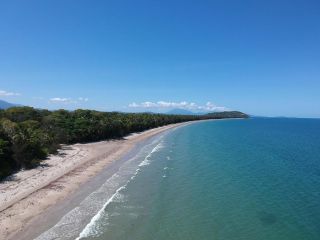 Seascape Holidays Villa 8 Surya Apartment, Port Douglas - 1