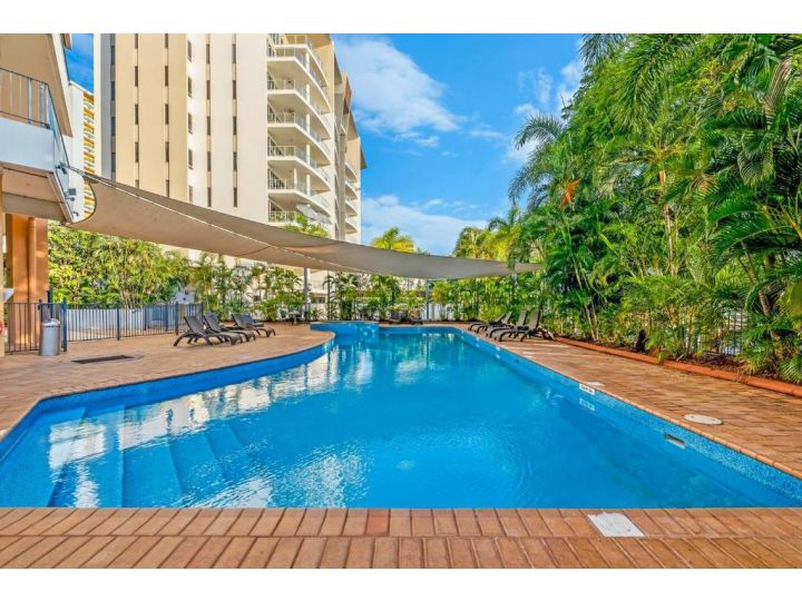 Seaside Serenity with Pool and Esplanade Views Apartment, Darwin - imaginea 6