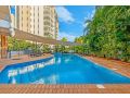 Seaside Serenity with Pool and Esplanade Views Apartment, Darwin - thumb 6