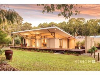 Selador - 2BR Private Bushland Retreat close to the Beach and Wineries Guest house, Margaret River Town - 2