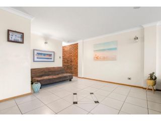 Sha na na Unit 3 -Kings Beach Gem - Apartment, Caloundra - 4