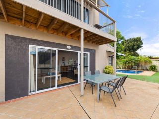 Shoally Loft, 58 Tomaree Road Guest house, Shoal Bay - 5