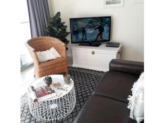 Shutters by the Sea Kiama-Waterfront Couples Retreat with Sea Views Apartment, Kiama - 5