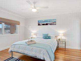 Sienna by the Sea - spacious coastal getaway Guest house, Callala Beach - 3