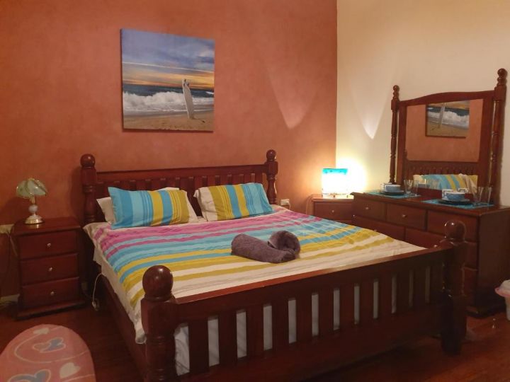 JUST-4-YOU! amazing sea views, WIFI, fullly air-conditioned, king bed Guest house, Vincentia - imaginea 2