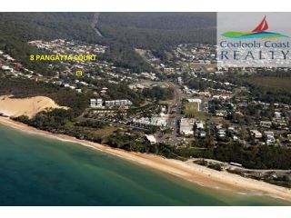 Sinclair - Rainbow Beach, Modern Beach House Close to Everything, Free Wi-Fi Guest house, Rainbow Beach - 1