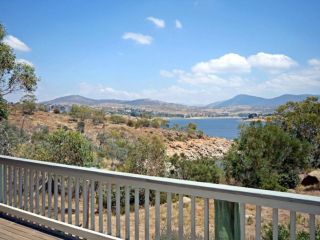 Snowgums on the Lake Guest house, Jindabyne - 1