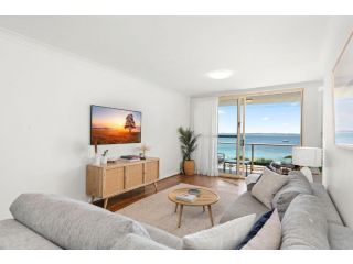 South Pacific, Unit 5/13 Shoal Bay Road Apartment, Shoal Bay - 2