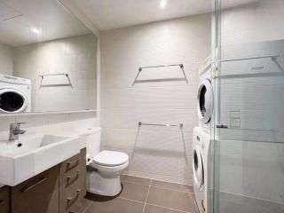 Southbank Residences Opposite Woolworth w/ Pool & Gym + Free WiFi Apartment, Melbourne - 3