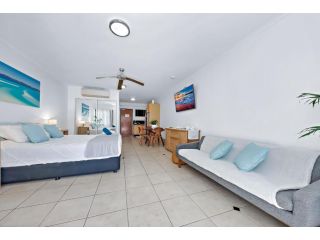 Spa Suite 3 Apartment, Airlie Beach - 5