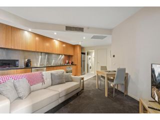 Spacious 1-bed Apartment in the Heart of Southbank Apartment, Melbourne - 5