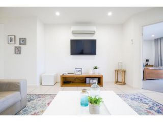 Spacious Flat with Parking & Dedicated EV Station Apartment, Batemans Bay - 4