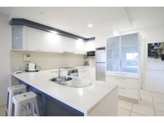 Spacious Flat with Parking & Dedicated EV Station Apartment, Batemans Bay - 1