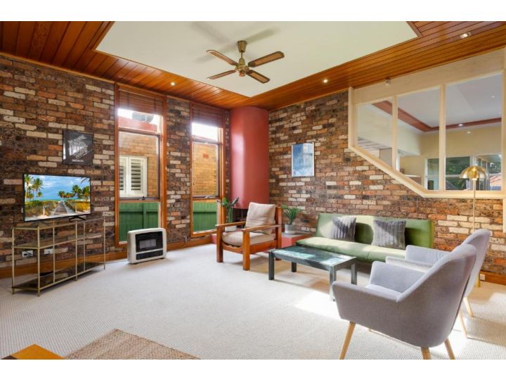 Spacious 3-Bed Mid Century Home Near CBD Guest house, Sydney - imaginea 1