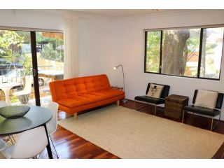 Spacious 3 Bedroom Apartment 20 Min To The CBD Apartment, Sydney - 2