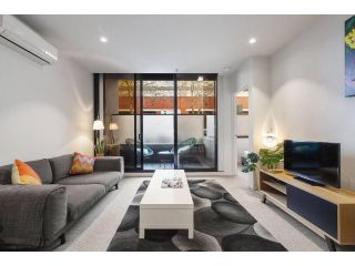 Spacious Brunswick Apartment Apartment, Melbourne - 2