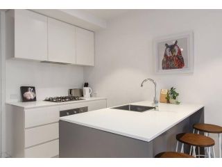 Spacious Brunswick Apartment Apartment, Melbourne - 4