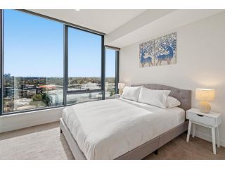 Spectacular views from top level Apartment Apartment, Melbourne - 5