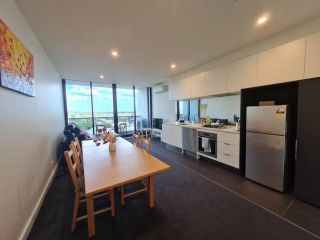 St Kilda 2BR2BA +Balcony +view+workstation+ car Apartment, Melbourne - 5