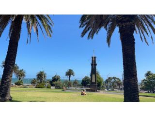 St Kilda Beachfront 2 Bedroom Apartment Apartment, Melbourne - 2