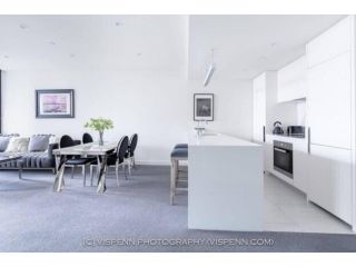 State of the Art 2Bed+2Bath Designer Lux Apartment Apartment, Melbourne - 3