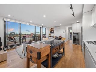 StayCentral - East Brunswick Penthouse with Study Apartment, Melbourne - 2