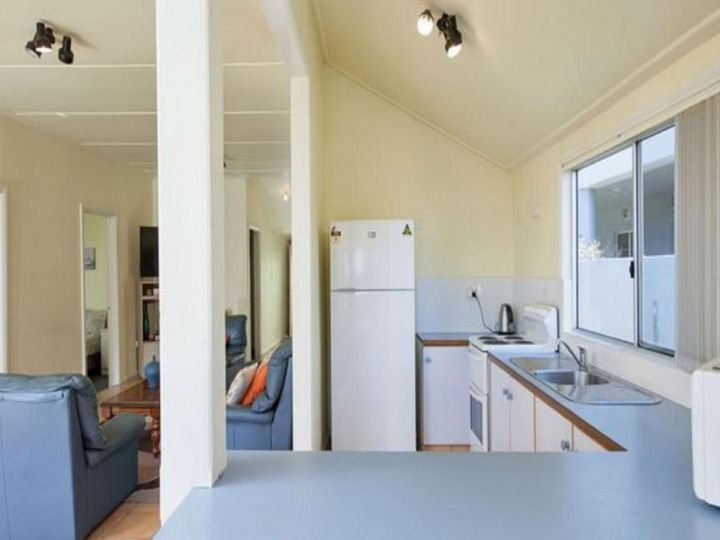 Stillwater&#x27;, 25 Victoria Parade - large cottage across from the water sleeping 13 Guest house, Nelson Bay - imaginea 7