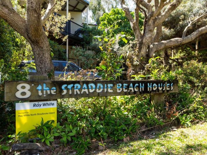 Straddie Beach House 3 Guest house, Point Lookout - imaginea 1