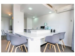 Striking and super convenient studio with balcony Apartment, Sydney - 1