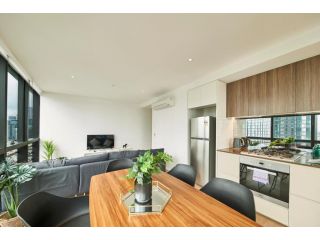 2 BED 2 BATH STYLISH UNIT, Free Parking Apartment, Melbourne - 5