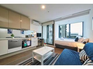 Stunning CIty View Pad, Level 32 Apartment, Melbourne - 4