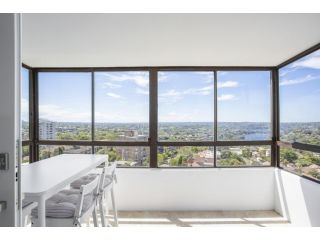 Stunning Cremorne Views from Stylish Apartment Apartment, Sydney - 3