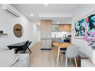 Stunning Modern 2 bedroom Apartment Unit with BBQ Apartment, Melbourne - 3