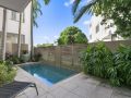 Stunning Riverfront Apartment in Noosaville - Unit 2 Wai Cocos 215 Gympie Terrace Apartment, Noosaville - thumb 17