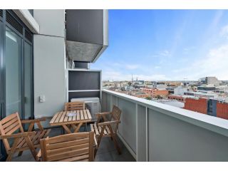 Stylish 2-Bed Apartment Cremorne Apartment, Melbourne - 3