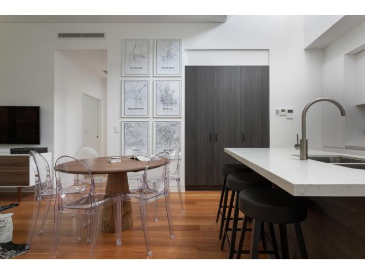 Stylish 2-Bed Apartment with BBQ Patio Near Beach Apartment, Sydney - imaginea 1