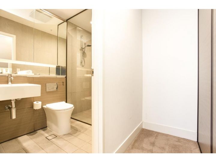 Stylish Unit with Balcony View near River and Park Apartment, Sydney - imaginea 10