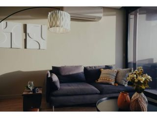 Stylish 2 bedrooms CBD apt*Free Parking* Apartment, Melbourne - 2