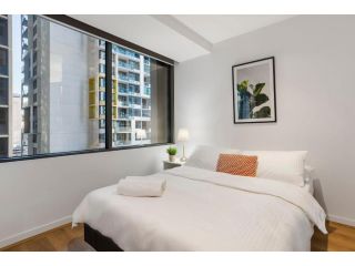 Stylish 2BR Apt Nxt to Southern Cross FREE Parking Apartment, Melbourne - 1