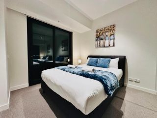 The Williams 2BR Pool Gym wifi balcony Apartment, Melbourne - 5