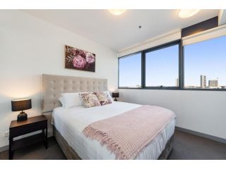 Stylish apartment living, close to city centre Apartment, Melbourne - 3