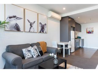 Stylish apartment living, close to city centre Apartment, Melbourne - 4