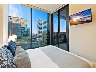 Stylish Apartment with Balcony, Great Amenities Apartment, Melbourne - 3