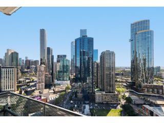 Stylish City Getaway with Panoramic Views Apartment, Melbourne - 4