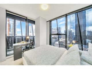 Stylish & Cozy 2BR Apt on Collins with City Views Apartment, Melbourne - 2