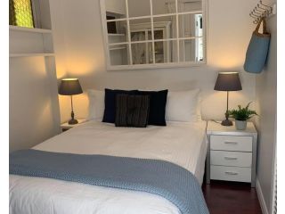 Stylish Private Studio, Close to Beach, WIFI, Parking Apartment, Melbourne - 3