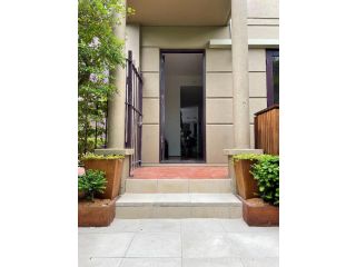 Stylish Townhouse in Melbourne's Playground Guest house, Melbourne - 4